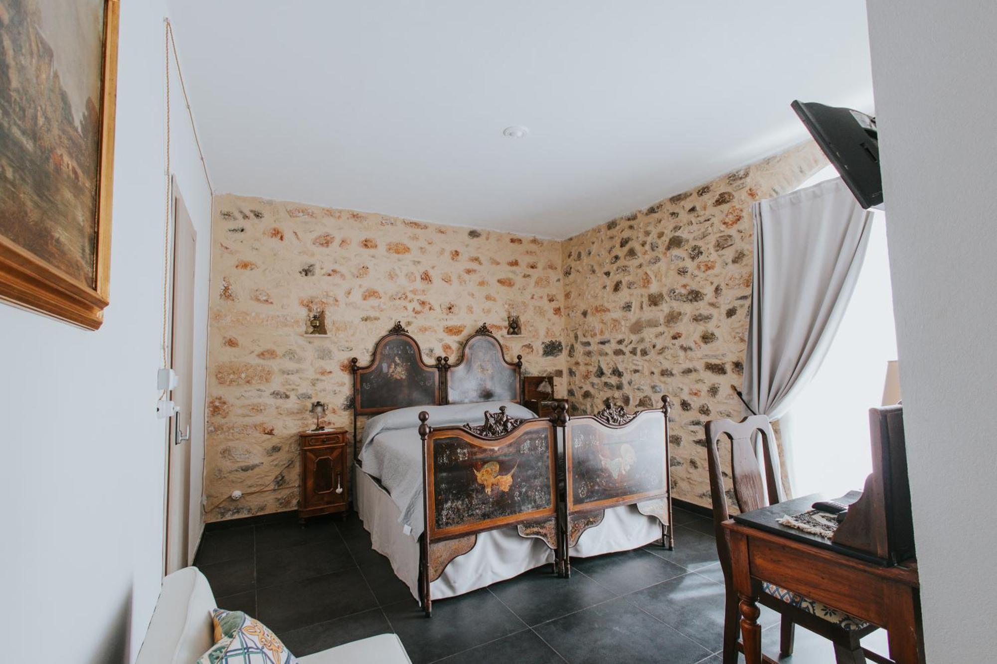 Cosi Priziusi Bed and Breakfast Vizzini Exteriör bild